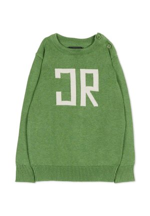 Zielony sweter dziany z prążkowanymi mankietami i dołem, dwoma guzikami na lewym ramieniu oraz białymi geometrycznymi literami „CR” na piersi.
