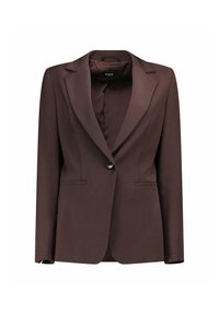 Blazer marrone con rever a punte, chiusura a un bottone e due tasche laterali. Texture liscia, vestibilità sartoriale e cuciture dettagliate.