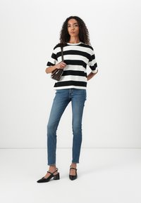 TOM TAILOR DENIM STRIPED BOXY - Print T-shirt - black/white