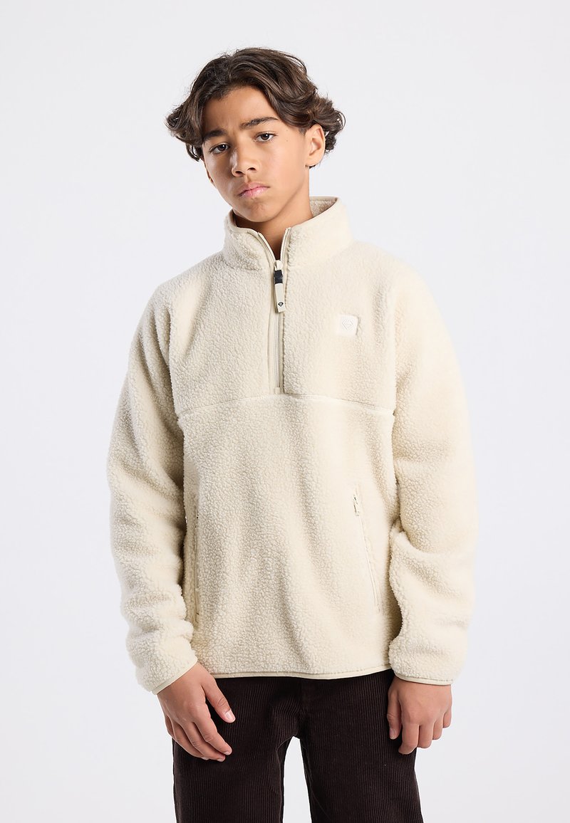 Pullover in felpa color crema con mezza zip, colletto alto e tessuto testurizzato. Include una tasca laterale e un logo ricamato sul petto.