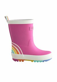 Botte de pluie en caoutchouc rose avec un bord blanc, ornée d'un motif arc-en-ciel au niveau du talon et d'une semelle texturée pour une meilleure adhérence.