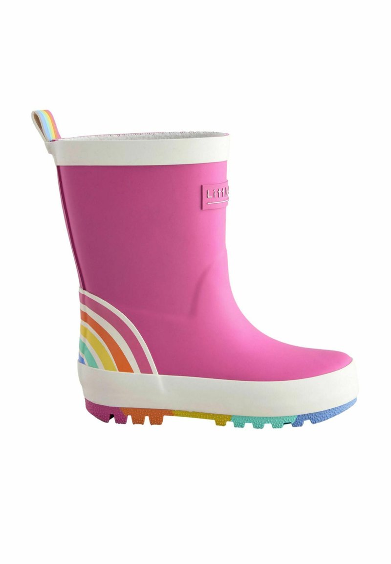 Botte de pluie en caoutchouc rose avec un bord blanc, ornée d'un motif arc-en-ciel au niveau du talon et d'une semelle texturée pour une meilleure adhérence.