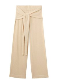 Pantalon beige à jambes larges avec une taille haute élastique et une longue ceinture en tissu nouée à l'avant.