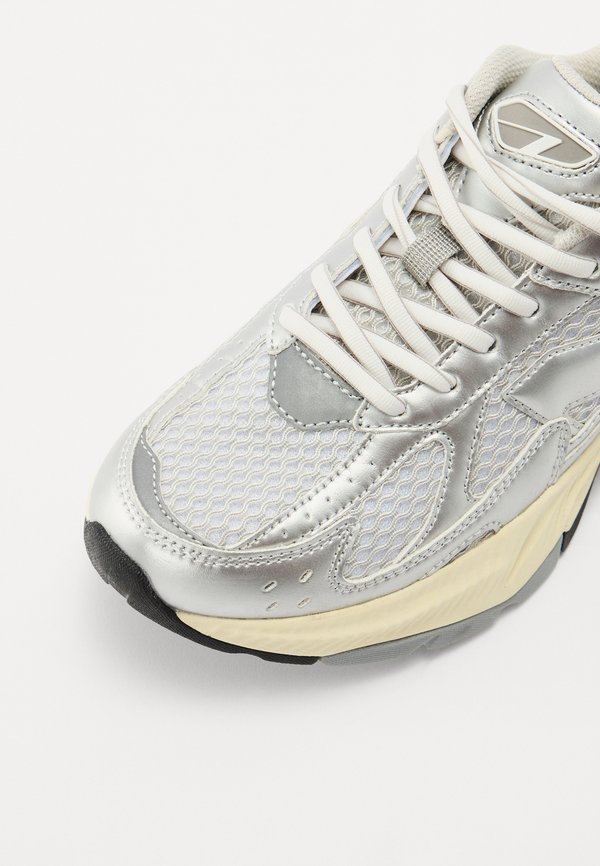 FORMA RUNNER UNISEX - Trainers - vintage silver2