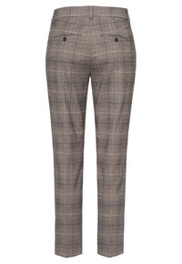 Pantalon gris à carreaux avec un tissu texturé, une coupe slim, deux poches arrière et de fines lignes rouges dans le motif.