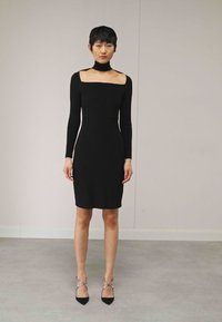 Norma Kamali LONG SLEEVE STRAPLESS TURTLENECK DRESS TO KNEE - Cocktailkjole - black