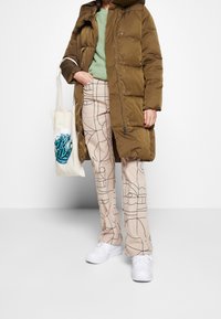 Vero Moda Abrigo de invierno - olive