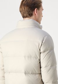 Calvin Klein Jeans ESSENTIALS JACKET - Piumino - flint gray