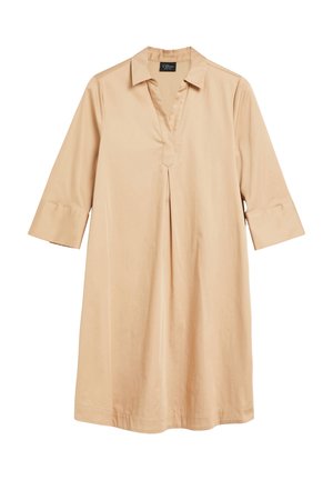 Beige jurk tot op de knie met kraag, driekwart mouwen en een V-hals met een centrale plooi aan de voorkant.