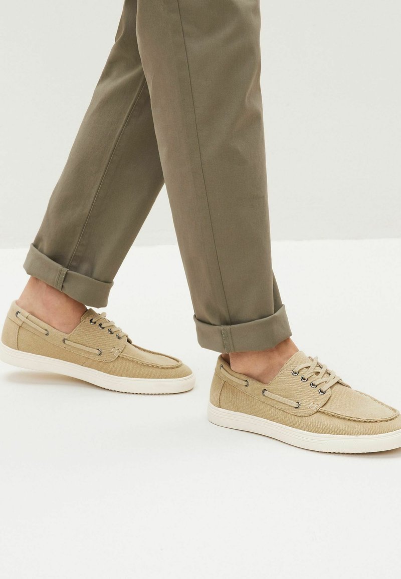 Next CANVAS BOAT SHOES Boat shoes ecru cream/béžová Zalando.cz