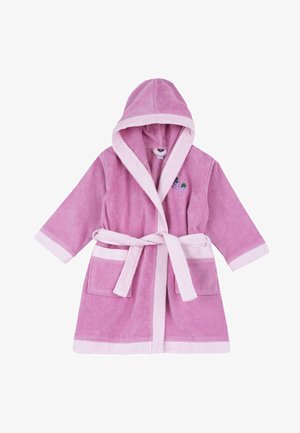 Peignoir de bain rose à capuche avec une texture douce, à liseré blanc contrastant, deux poches avant et une ceinture à nouer. Présente une petite broderie de fraise.