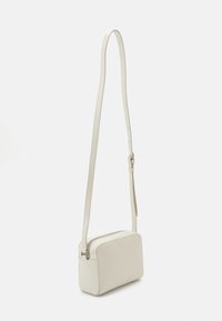 Calvin Klein Jeans SCULPTED CAMERA BAG - Borsa a tracolla - birch