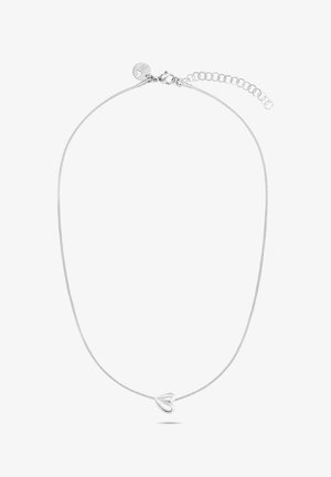 Sølvhalskæde med en tynd, fleksibel kæde og en lille, poleret hjertevedhæng. Har en lås i hummerklolås og justerbar længde med kædeled.