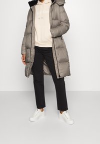 Calvin Klein Jeans Vinterfrakke - taupe