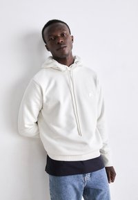 Calvin Klein Jeans BADGE HOODIE - Felpa - ivory