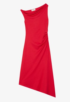 Rød, en-erkle kledning laget av glatt stoff. Har et drapert design med samlet detalj i livet og en asymmetrisk nederkant.