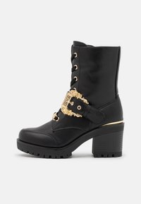 Versace Jeans Couture Šněrovací kotníkové boty - black