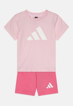 adidas Performance ESSENTIALS INFANT UNISEX SET - Sport rövidnadrágok - clear pink/white