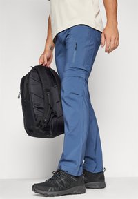 Columbia SILVER RIDGE™ UTILITY CONVERTIBLE PANT - Āra bikses - dark mountain