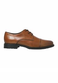 Chaussure Oxford pour homme en cuir marron avec semelle noire, laçage fermé et design à bout droit, vue de côté.