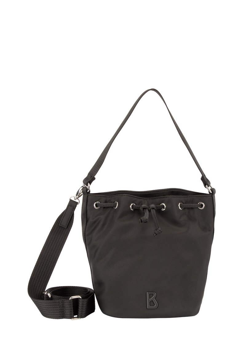Zwarte nylon buckettas met een trekkoordsluiting, zilveren accenten en een afneembare riem. Voorzien van een geperst "B"-logo aan de voorkant.
