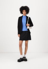 BOSS SLIM - Blejzr - black