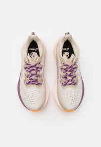 ASICS NOVABLAST 4  - Väglöparskor - nature bathing/pearl pink