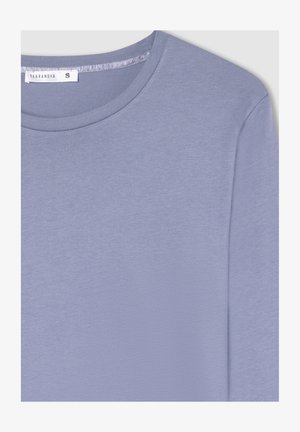 Maglietta a maniche lunghe di colore lilla, con colletto a girocollo e etichetta di taglia S di Terranova all'interno del colletto, mostrata su una superficie piana.