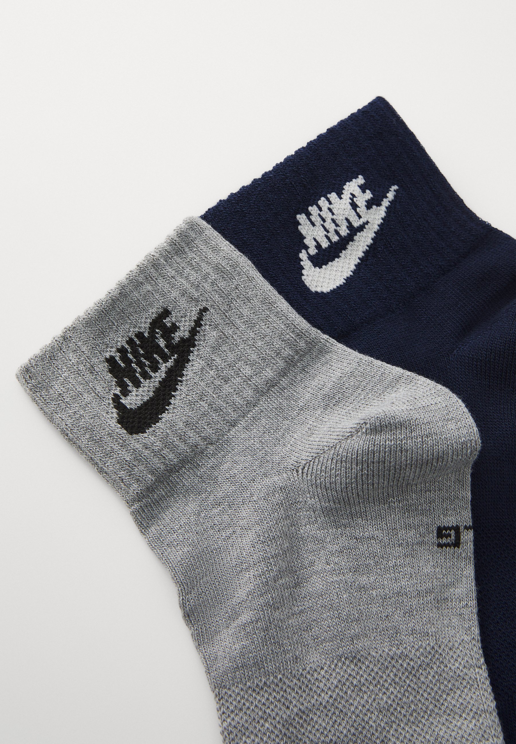 nike ladies sports socks
