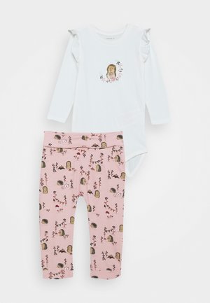 NBFKAREN BODY SET - Legging - snow white