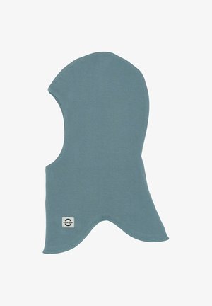 Cagoule en tissu bleu-gris avec une protection étendue du cou et une petite étiquette blanche près du bord inférieur.