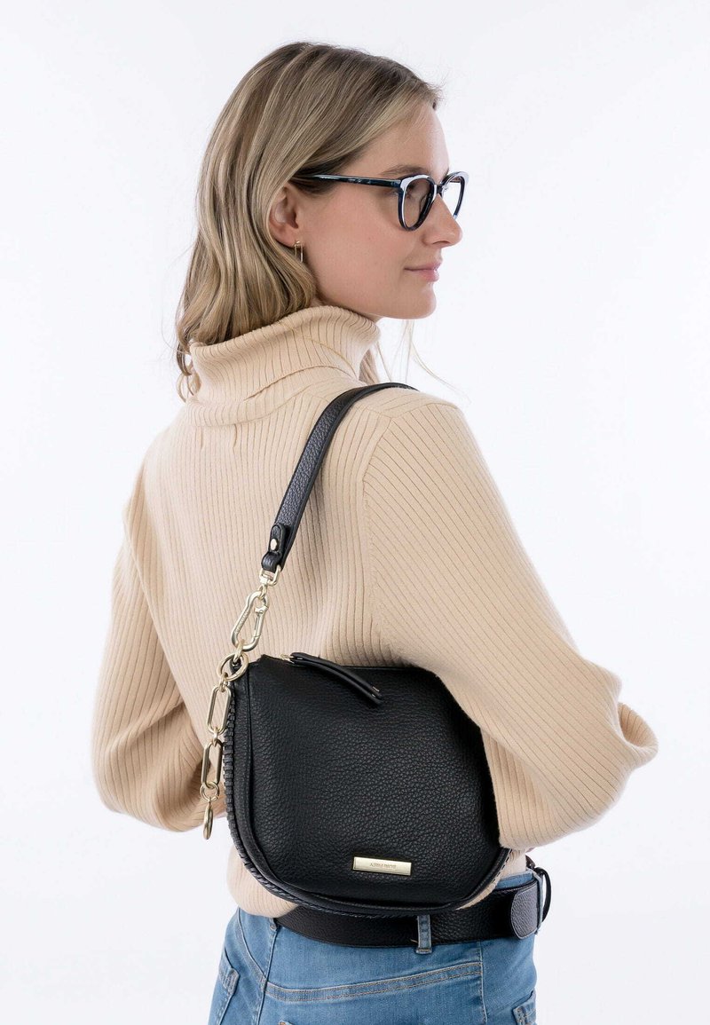 SURI FREY DAGGY - Handtasche - black