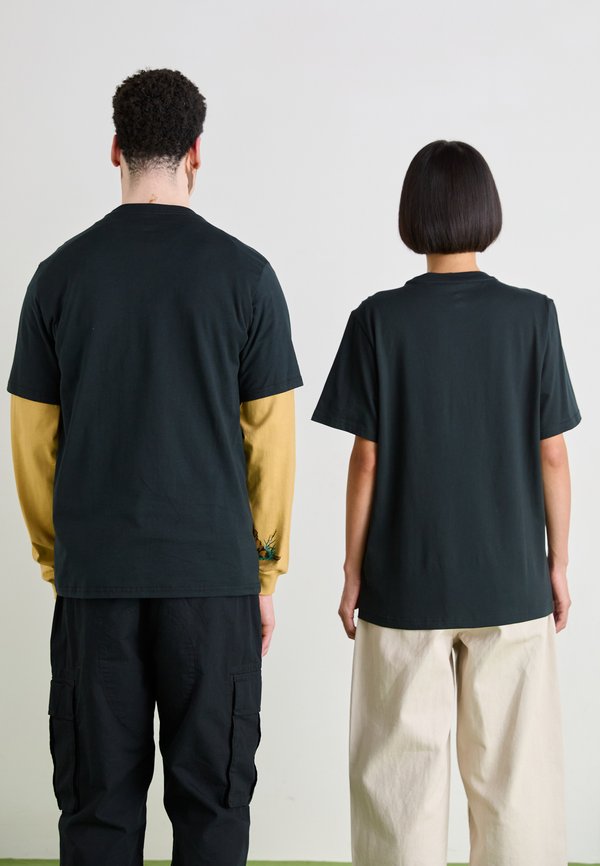 EMBROIDERED STAR CHEVRON TEE UNISEX - Basic T-shirt3