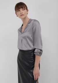 Calliope CON REVER  - Camicetta - gris