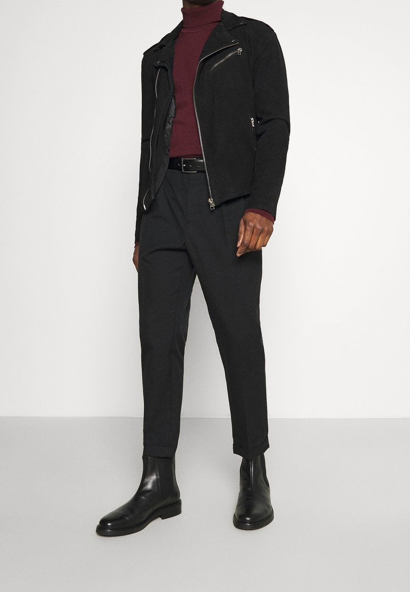 Soldes d'hiver Lilac, Bleu Clair, Rose Cuir blazer homme cuir pas cher Soldes d'hiver Lilac, Bleu Clair, Rose Cuir blazer homme cuir pas cher