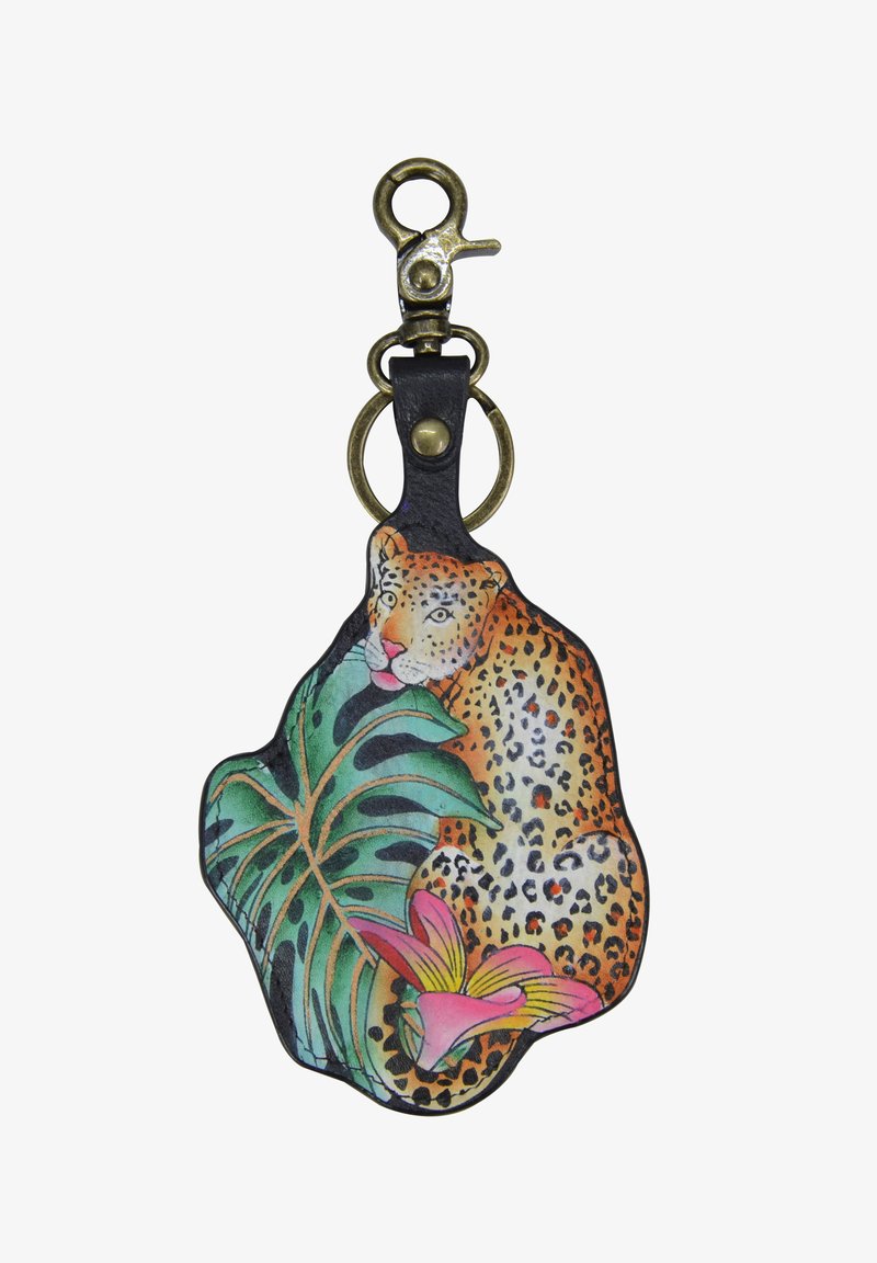 Leren sleutelhanger in diervorm met een kleurrijk luipaardontwerp, omringd door bladeren en bloemen, afgewerkt met een messing clip en ring.