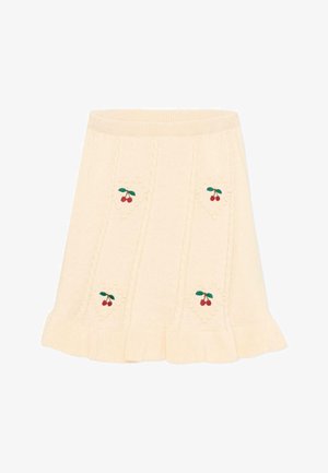 Crèmekleurige gebreide rok met gerimpelde zoom en geborduurde rode kersenpatronen in verticale panelen.