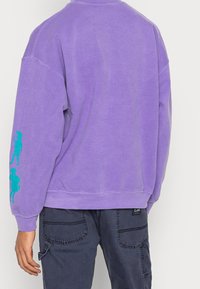 Vintage Supply Sweatshirt - purple