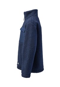 Ζακέτα από fleece σε ναυτικό μπλε με ψηλό γιακά και φερμουάρ, που διαθέτει μπροστινή τσέπη στο στήθος με καπάκι, εμφανιζόμενη από το πλάι.
