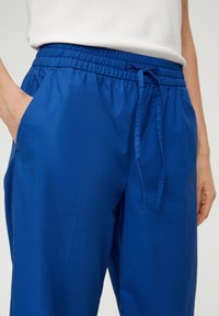 s.Oliver REGULAR CULOTTE MIT BÜGELFALTEN - Spodnie materiałowe