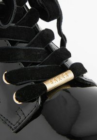 Baker by Ted Baker Botine cu șireturi - black