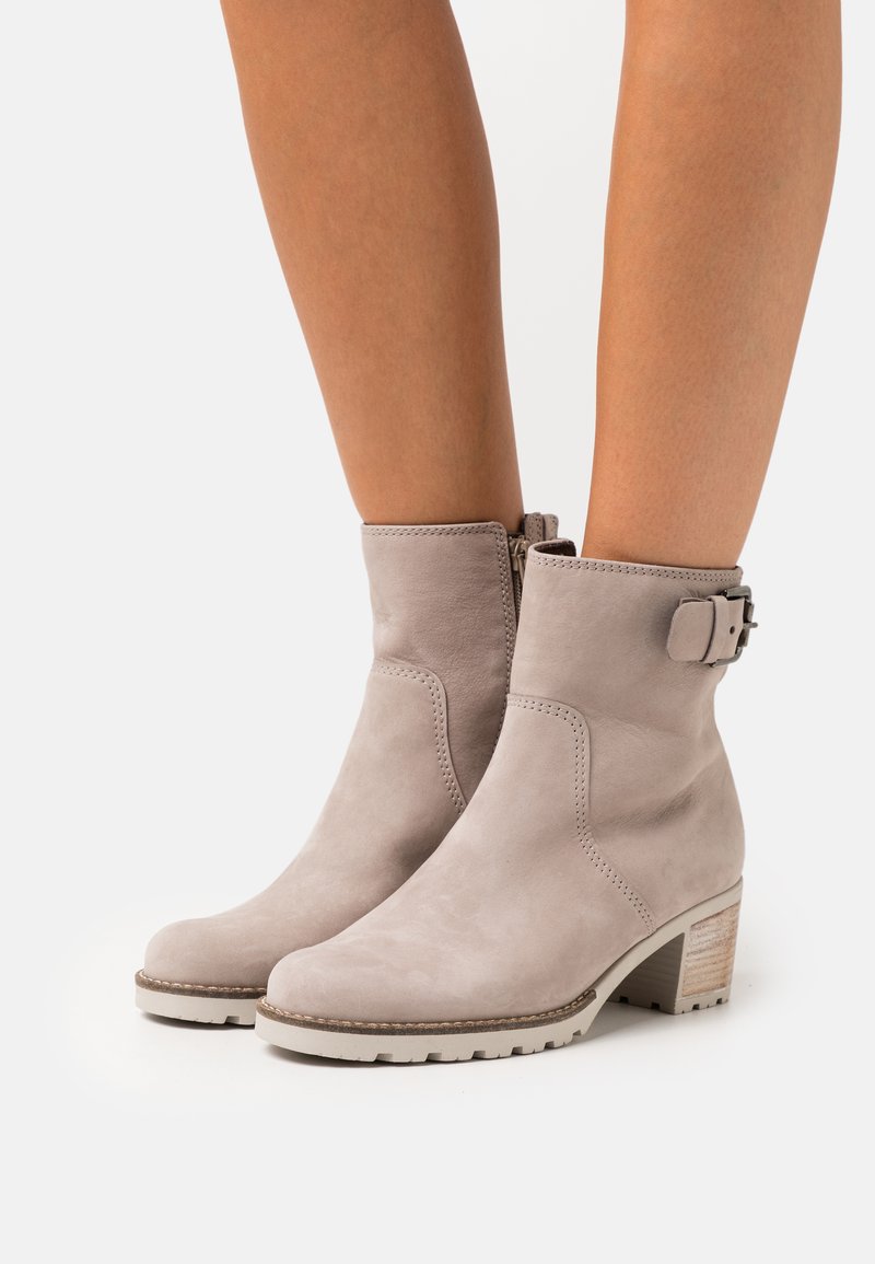 gabor comfort ankle boots