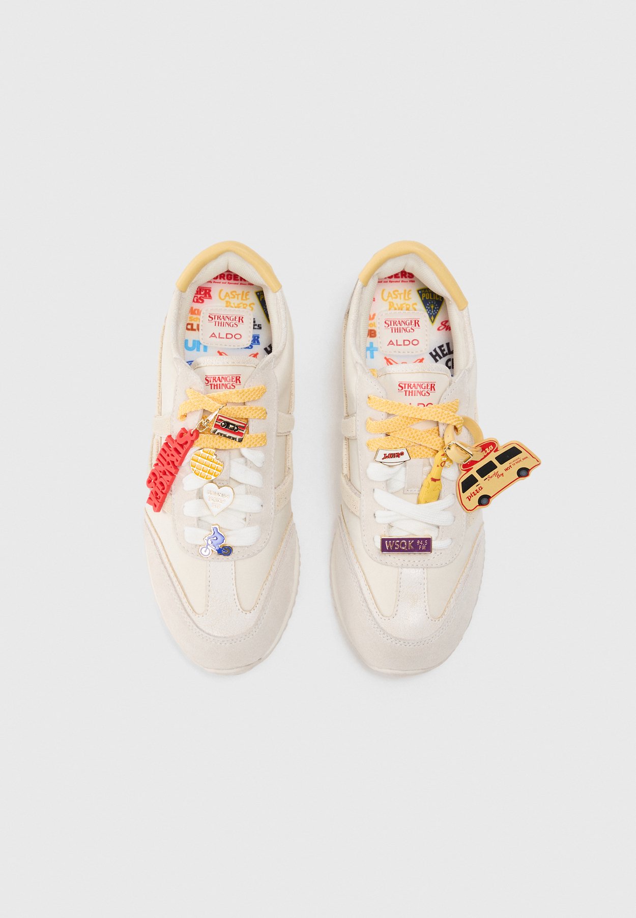 STRANGER THINGS PINEAPPLEPIZZA PILLOW WALK