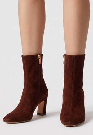 Steve Madden, STIVALETTO STEVE MADDEN WILLAH - Stivaletti - brown suede