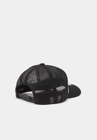 Brixton ALPHA BLOCK UNISEX - Lippalakki - off white/black