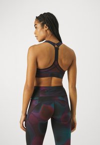 Sweaty Betty POWER MEDIUM SUPPORT BRA - Vidutiniškai krūtinę prilaikanti sportinė liemenėlė - black