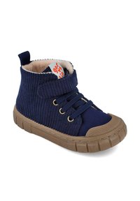 Zapatillas de lona alta de camisa de la marina con parte superior texturizada, suela de goma beige, ojetes dorados y una correa de velcro para un cierre fácil. Interior forrado de polar.