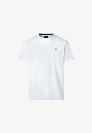T-shirt bianco in cotone con maniche corte, scollo a girocollo e un piccolo emblema blu navy sul lato sinistro del petto. Tessuto liscio con una vestibilità classica.
