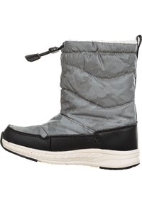 Grå quiltet vinterstøvle med sorte accenter, rund tå, elastisk lukning og en struktureret gummisål for godt greb.