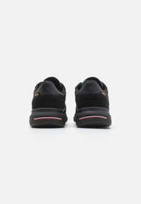 Tommy Hilfiger FASTON MIX - Sneakers - black